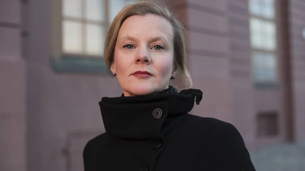 Gertrud Hellbrand fortsätter att utforska temat makt och underkastelse i sin nya roman "Satyricon".