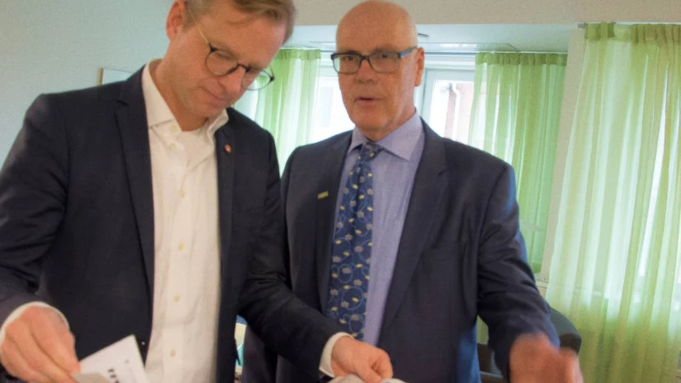 NYA PENGAR. Norrlandsfondens vd Lars-Olov Söderström gläds åt de extra 200 miljoner kronor som regeringen och näringsminster Mikael Damberg skjuter till.
