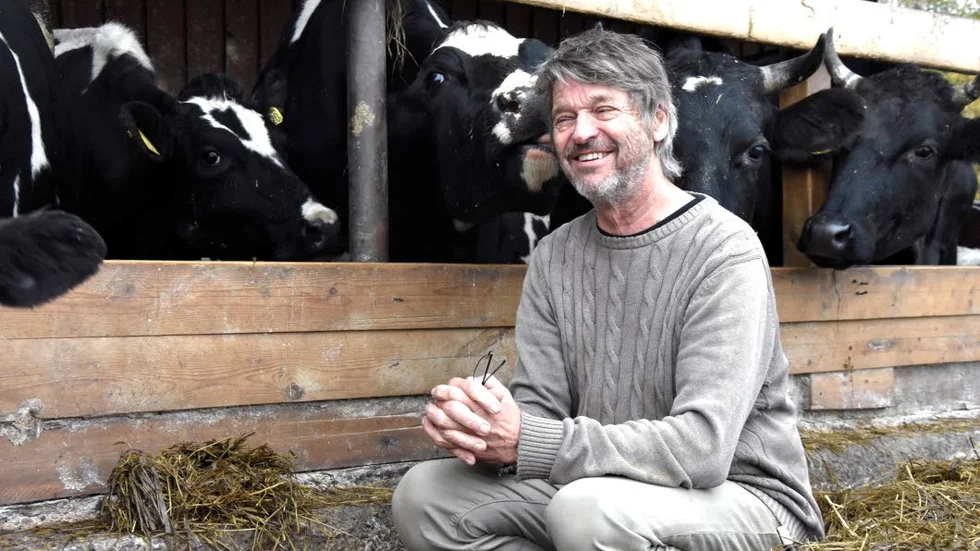 Mjölk på flaska. I våras inledde Eifil Hensvold ett samarbete med att antal affärer i Norrbotten. Idén går ut på att kunden kan köpa Smedsbymjölk ur en maskin, där kunden själv fyller på sin flaska med mjölk.