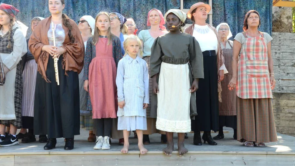 EGEN HISTORIA. De medverkande i "Splitvedsjäntan" har själva nära anknytning till Seskarö.