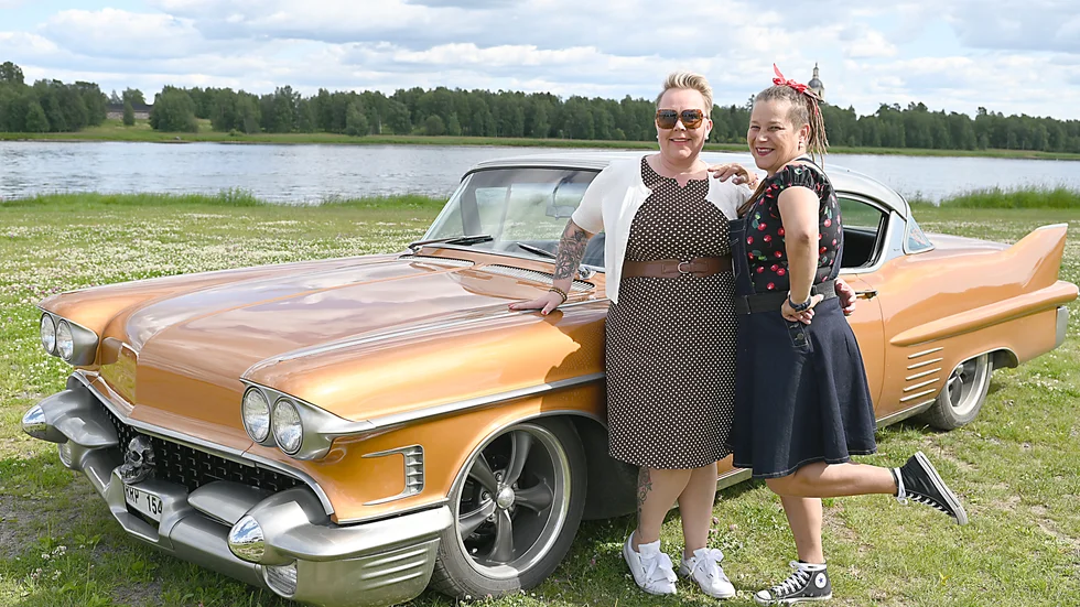 Nina Rovanperä och Anna Svelin klär sig tidstypiskt i dagarna tre.