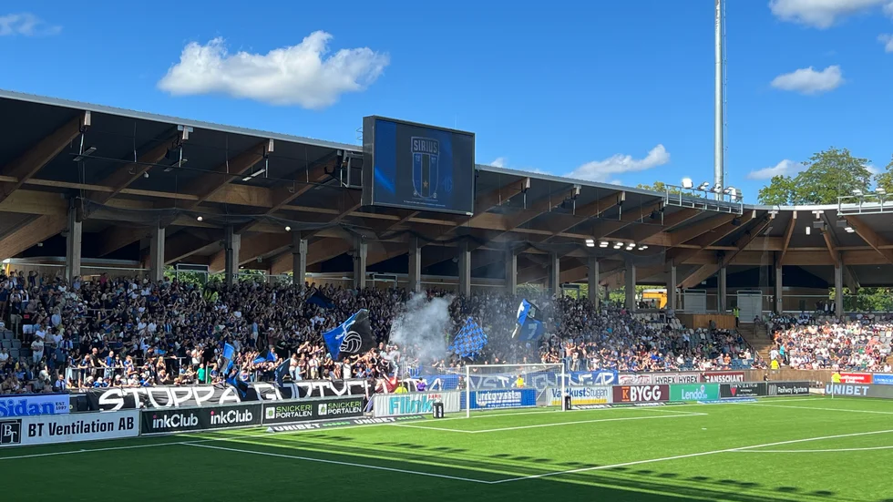 Sirius läktare känns direkt som hemma.