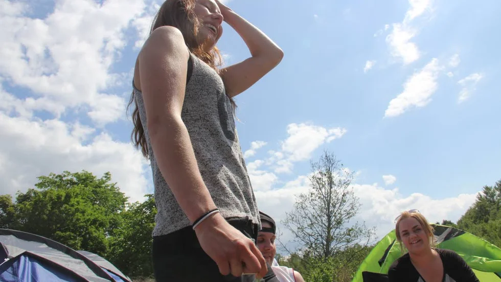 Amanda Larsson kom till den tillfälliga campingen dagen före midsommarafton.