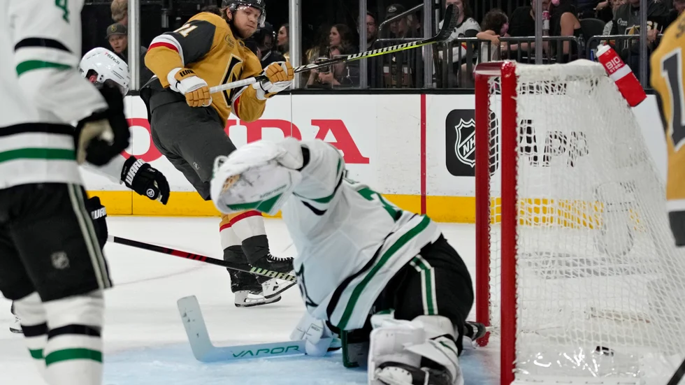 William Karlsson överlistade Jake Oettinger i andra perioden.