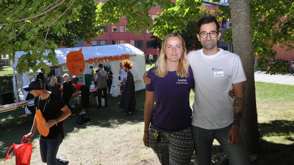 Ivana Rodriguez Ewerlöf och Rozbe Bozorgi från Uppsala teknolog- och naturvetarkår.