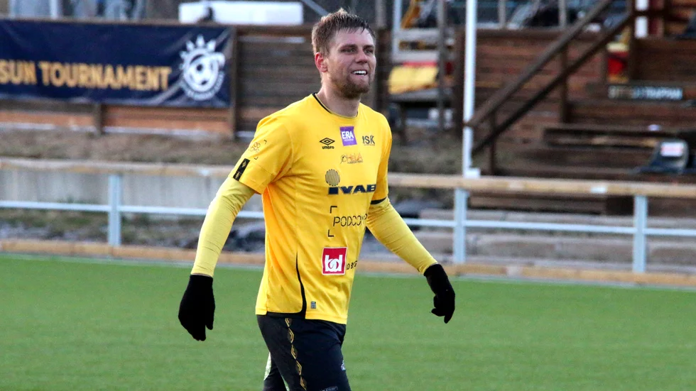 "Det är blekt, vi vill inte riktigt", säger Infjärdens lagkapten Fredrik Marklund. (Arkivbild)