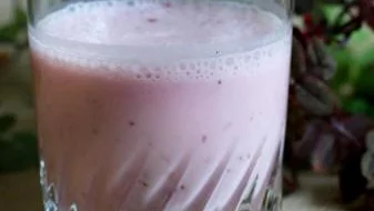Lassi, lingondrink.