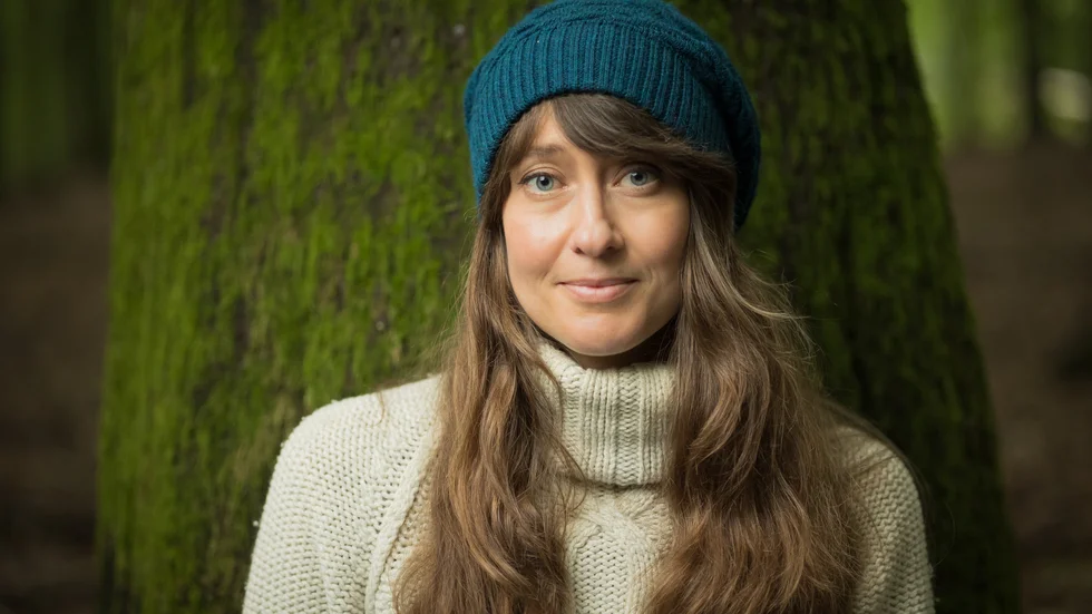 Sara Mauritzon får debutantpriset "Slangbellan". Pressbild.