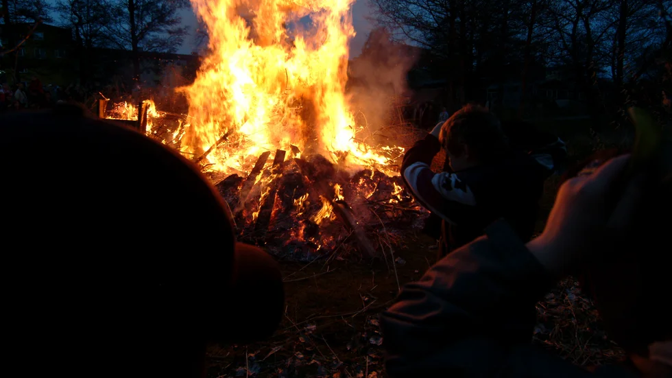 Många väljer att besöka en majbrasa på valborgsmässoafton.