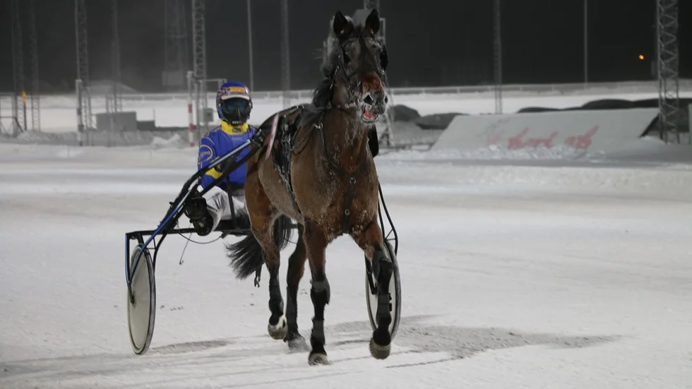 Yakari vann V65-5 med Krister Söderholm i sulkyn. Det var ekipagets tredje seger på Bodentravet under vintern.