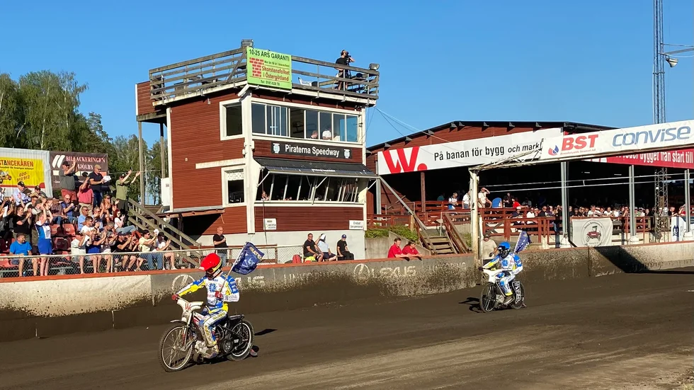 Piraterna speedway väntar fortsatt på ett avtalsförslag från Motala kommun om arenan nästa år. Innan avtal är klart presenteras heller inga nya förare till nästa års lag.