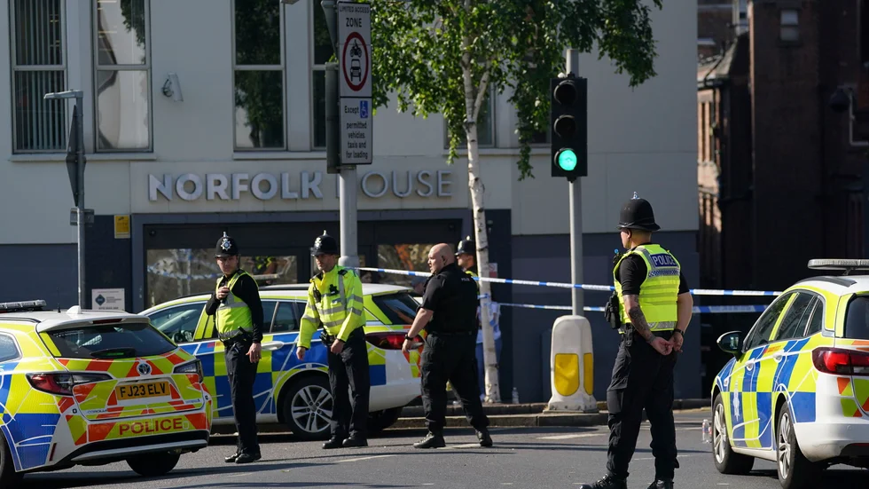 Stora delar av Nottingham är avspärrade efter våldsdådet där tre personer hittats döda och tre är skadade.