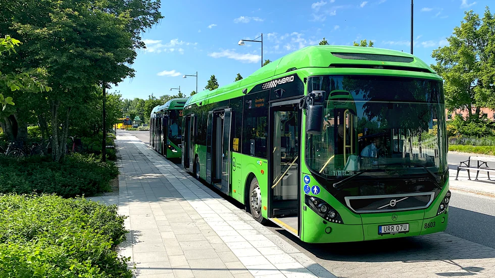 Skribenterna vill sänka busspriser för ungdomar för att ge alla unga en möjlighet att ta sig runt i Uppsala.