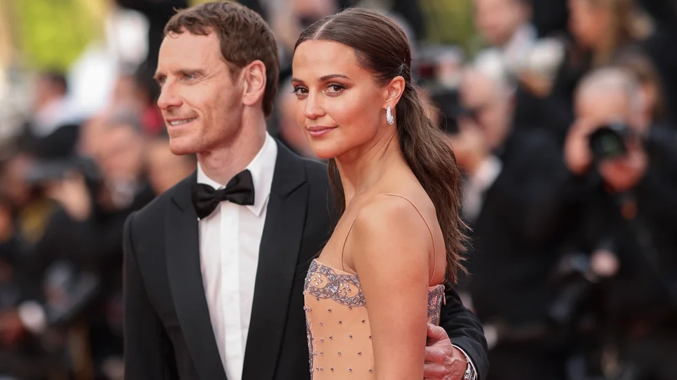 Michael Fassbender med sin svenska fru Alicia Vikander. I helgen kraschade den irländska skådespelaren i Le Mans-loppet. Arkivbild.