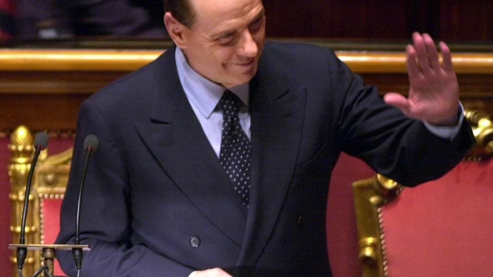 Silvio Berlusconi i sin krafts dagar, i senaten i Rom 2001. Arkivbild.