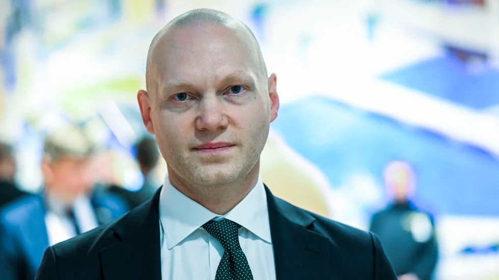 Finansmarknadsminister Niklas Wykman (M) arbetar med direktiven till en utredning om politiska partier och lotterier, något som allra mest kommer att beröra Socialdemokraterna. Arkivbild.