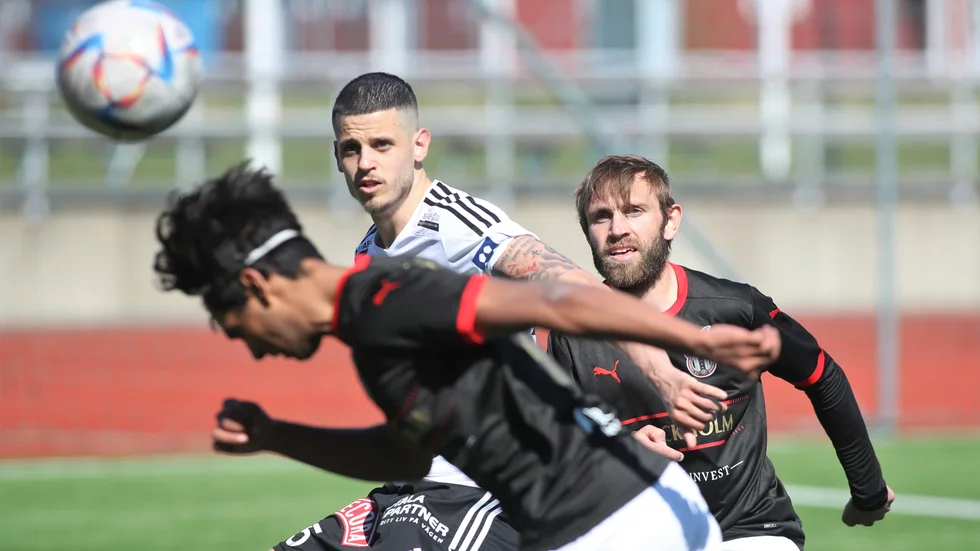 Alexandar Mutic och Motala AIF, här i tidigare match, hölls kort av Piteå i norrettan på söndagen. Det var en rättvis seger för hemmalaget. Även om Mutic var nära att näta flera gånger.