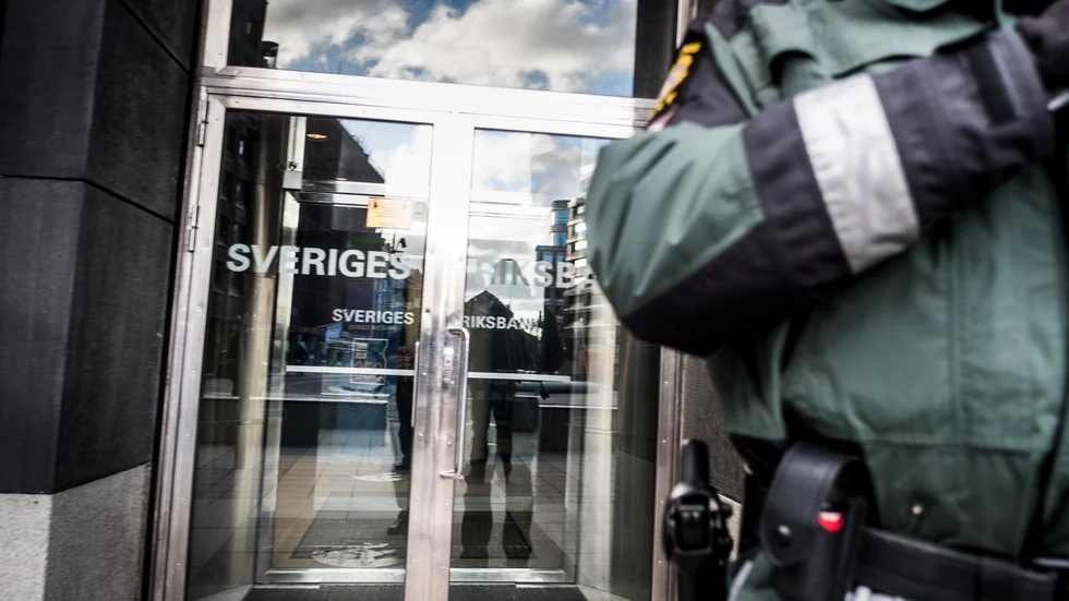 Skribenten resonerar kring Riksbanken, inflation och räntor.