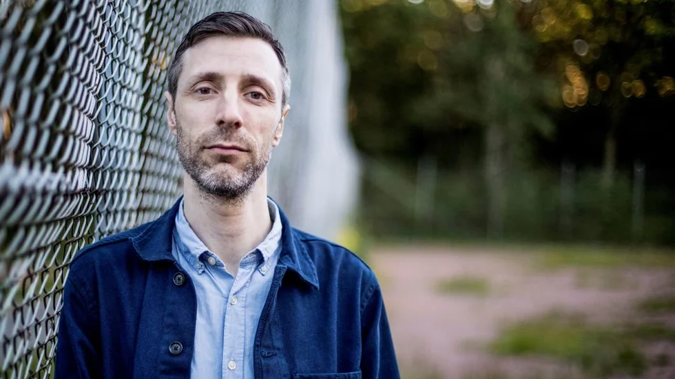 David Vikgren går till rasande angrepp på utarmningen och exploaterandet av övre Norrland i sin bok ”Materialvägensägen”.