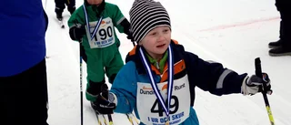 Sötchocken: Se vimlet från barnens skidfest