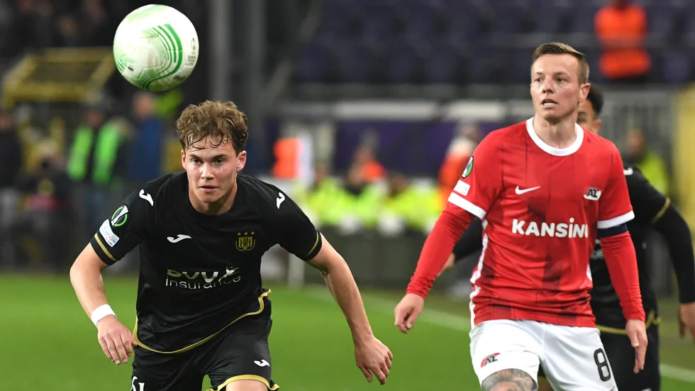 AZ Alkmaar (i rött) är klart för semifinal i Conference League. Arkivbild.