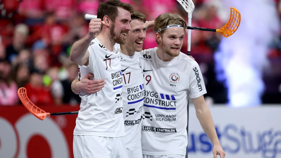 Tobias Gustafsson och Storvreta fick fira efter stor spänning i söndagens match mot Falun.