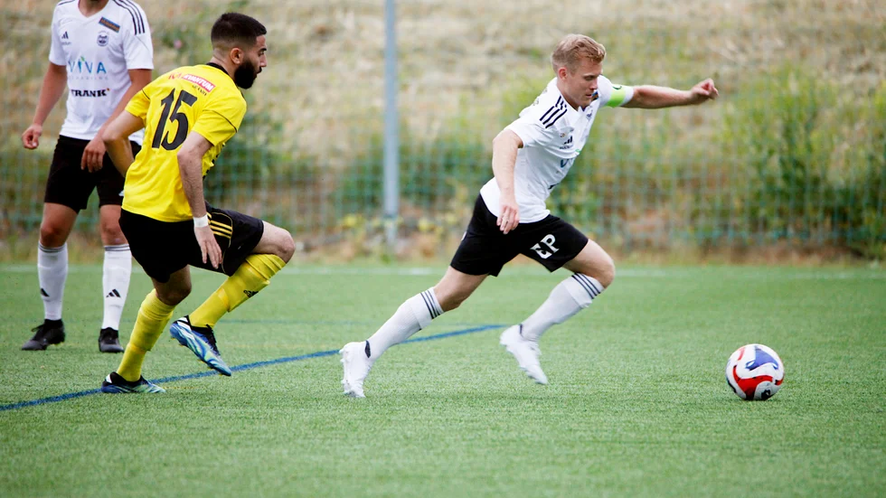 William Thuuri och Fanna föll tungt med hela 0-5 mot Frej.