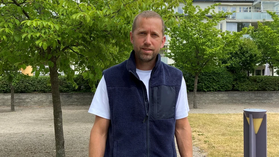 Jacob Högfeldt (M), kommunstyrelsens ordförande, vill inte kommentera några sakfrågor i tidningens granskning av en kommunal enhet, som bland annat gjort omfattande köp från företag som ägs av chefens anhöriga.