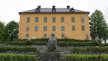 Venngarns slott har rötter i medeltiden och fick prägel av Magnus Gabriel de la Gardie på 1660-talet.