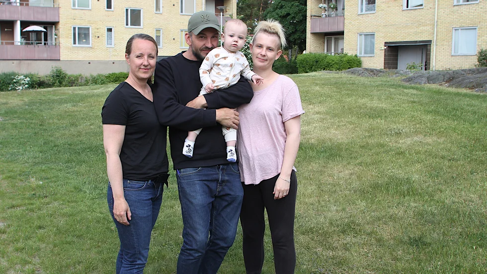 Nastya Polischuk, till höger i bild, med dottern Diana och flickans svenska gudföräldrar Sofia van Elmpt och Martin Ljungberg,
