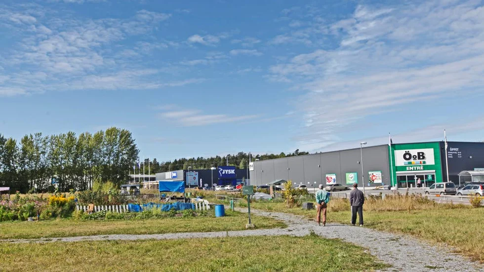 Nytt tillskott i handeln. Nu har kommunen sålt marken vid Romgatan till företaget som vill etablera ett möbelvaruhus här.
