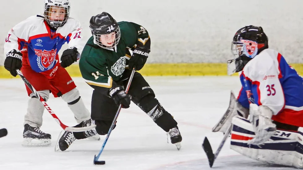 Nära. Ludvig Cederlund i U10 hade flera chanser att sätta pucken i avslutningsmatchen.