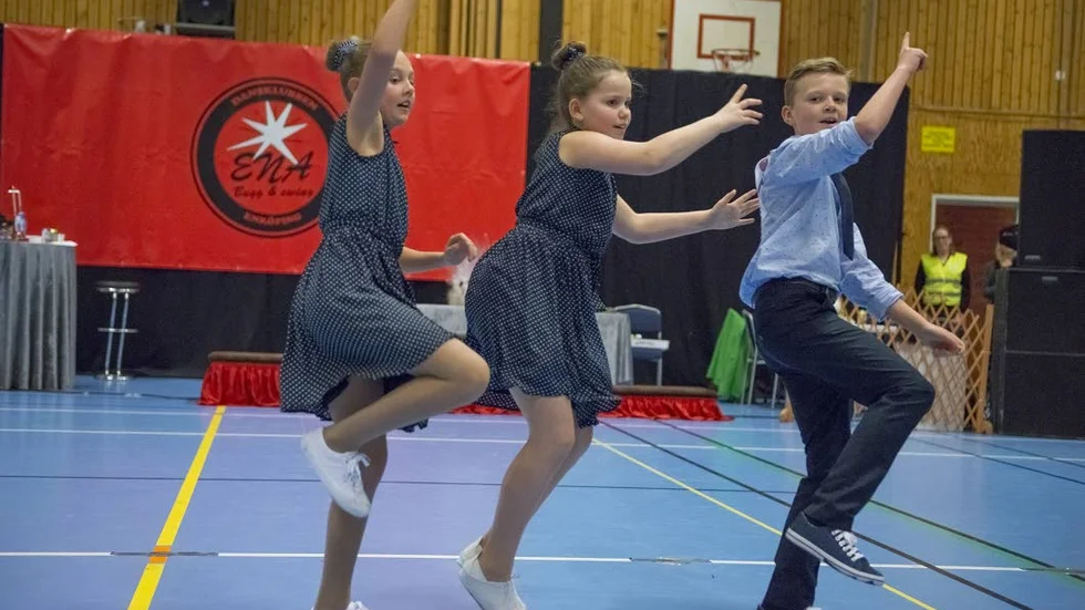 Vinnare 1. Isac Palm, Amanda Berglind och Hanna Ardbäck genomförde ett underhållande nummer i Dubbelbugg Ungdom vilket resulterade i ett guld för trion.