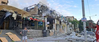 Elva döda efter anfall mot pizzeria i Ukraina