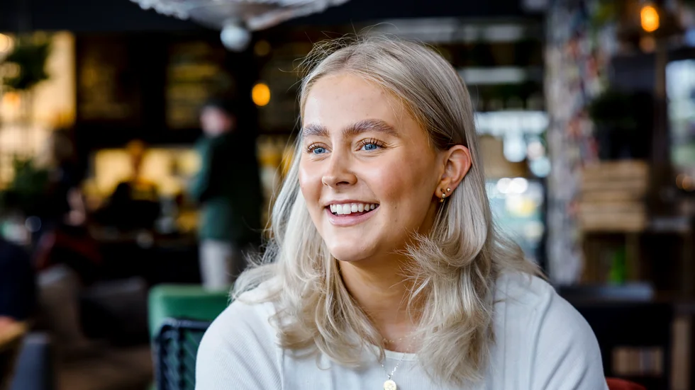 Malin Åsén är klar med sin utbildning till lärare och jobbar med Ung företagsamhet med skolutveckling i hela Norrbotten.