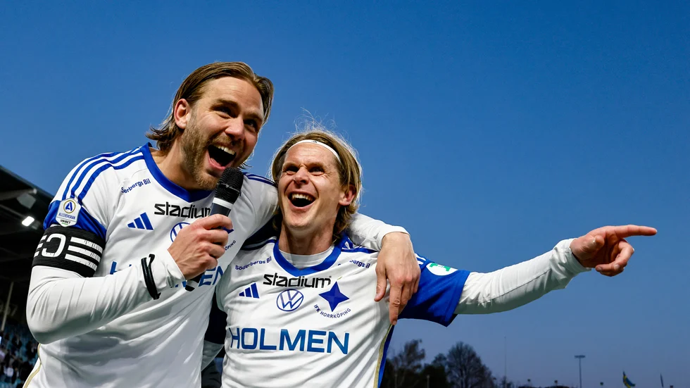 Christoffer Nyman och Ari Skulason jublar efter segern mot Hammarby. Efter det har Nyman hittat formen ordentligt. 