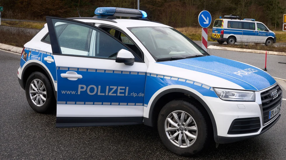 Tysk polis utreder orsaken till gasutsläppet. Arkivbild.