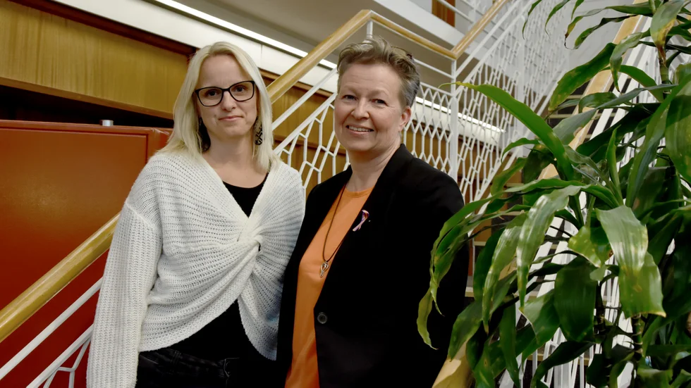 Ulrika Hegstam, verksamhetsområdeschef för barnsjukvården i Region Norrbotten och Anna Tuomas, Fenomenala, är eniga om att höga krav i skolan får många unga att må dåligt. 