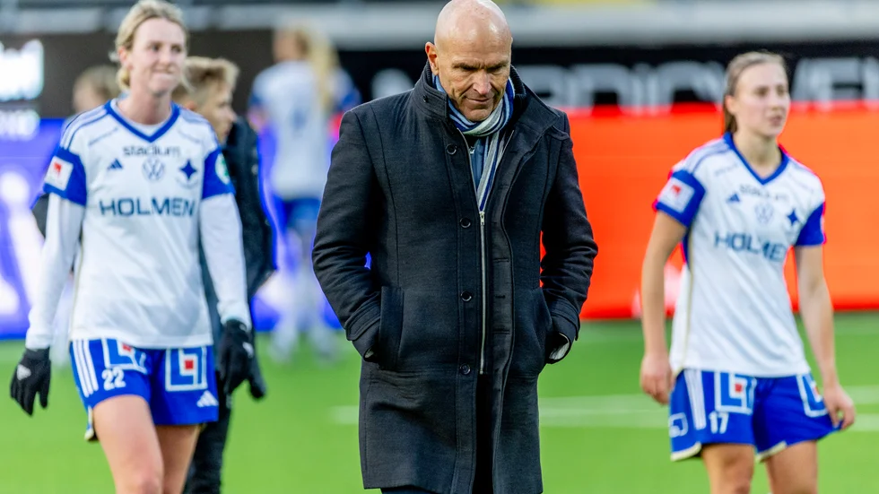 IFK Norrköpings tränare Tor-Arne Fredheim har tillsammans med sina spelare en del att fundera över för tillfället. Arkivbild.