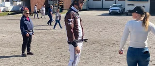 Besvikelse för Redén i Elitloppet - stjärnan galopperade direkt