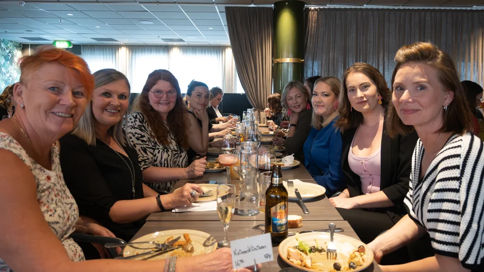 
Therese Johansson, Eivor Norén, Annica Fransson och Amanda Norberg, tycker att utelivet i Skellefteå är underbart och tänker under lördag och söndag njuta av ledigheten.

”Det bästa med utelivet är att man får känna sig lite ”crazy”, säger de och skrattar. 

