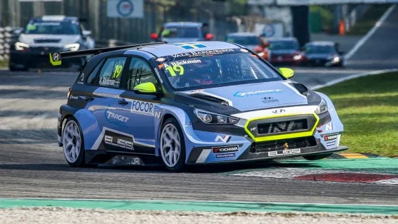 Efter helgens final på Monza i Italien slutade Andreas Bäckman på en fjärdeplats i totalställingen av det europeiska racingmästerskapet TCR Europe.