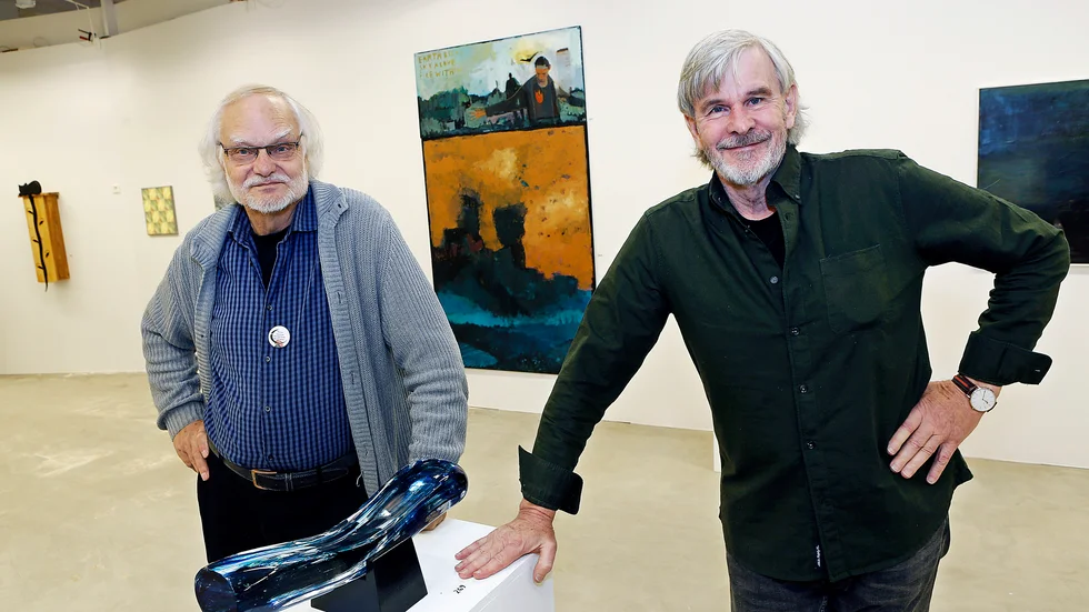Leif O Pehrson och Krister Nordstedt från arrangerande Norra Vätterns Bild&Formkonstnärer. 