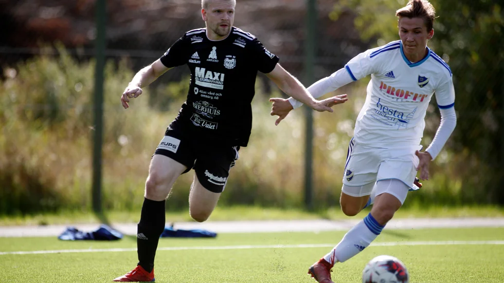Guifdamerna fick ingen trevlig hemmapremiär. Kärra vann med klara 20-33 i Ellfolk Arena.