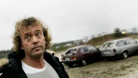 "Jag är så trött på det här, man måste börja på ny kula hela tiden", säger Björn Pettersson, ägare till Bilhallen, som under åren utsatts för en rad fall av inbrott och skadegörelse.