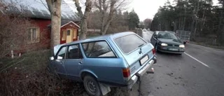 80-årig förare skadades svårt