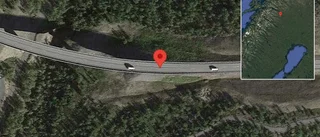 Lastbil stillastående på E10 - stopp i båda riktningarna
