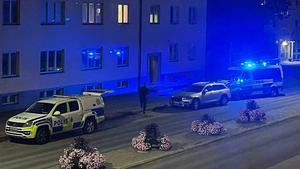 Flera polispatruller larmades på måndagskvällen till platsen.