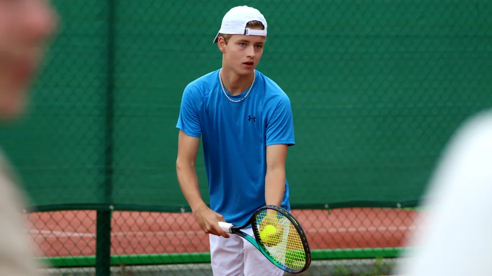 John Vikström, Piteå Racketklubb, vann regionsmästerskapet överlägsen och är klar för SM-slutspelet i Båstad.