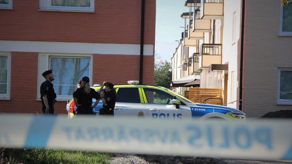 Poliser och avspärrat, en vanlig syn i delar av Uppsala den senaste tiden.